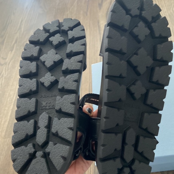 NIB Prada Vil Montana black leather sandals 39 Size 8.5/ 9 US - Picture 4 of 8